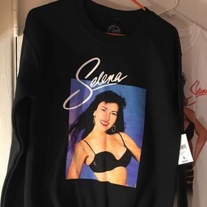 Forever 21 Selena crew neck (black) size (small)